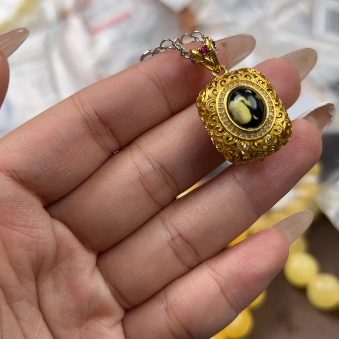 琥珀未镶嵌珠宝奇石