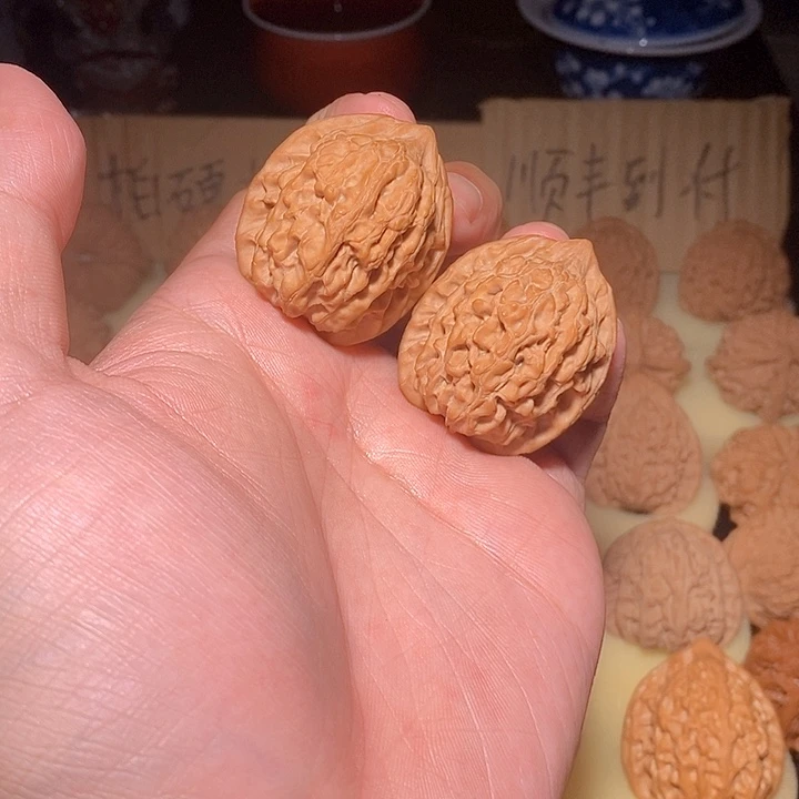 文玩核桃手把件太行山鸡心
