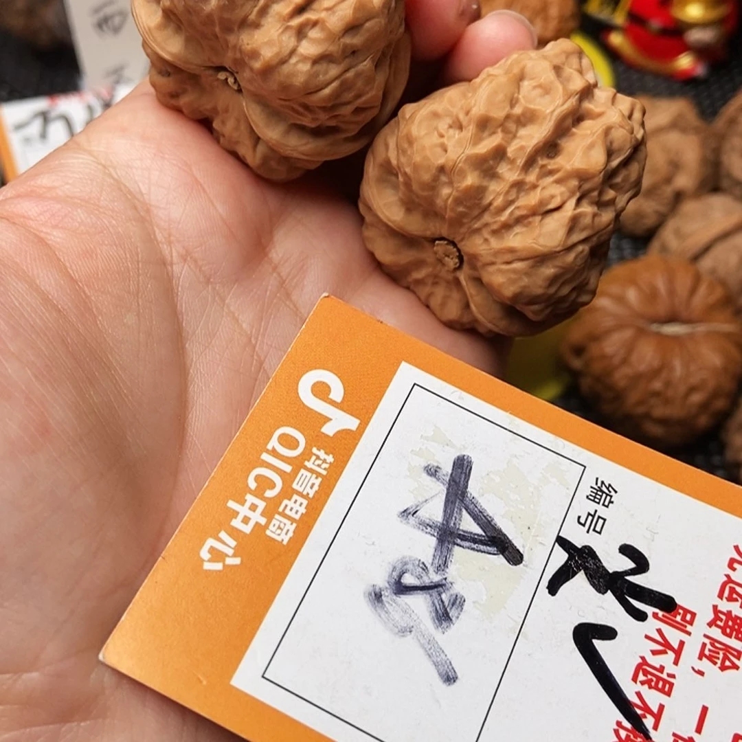 吊坠文玩核桃那**春蛤蟆