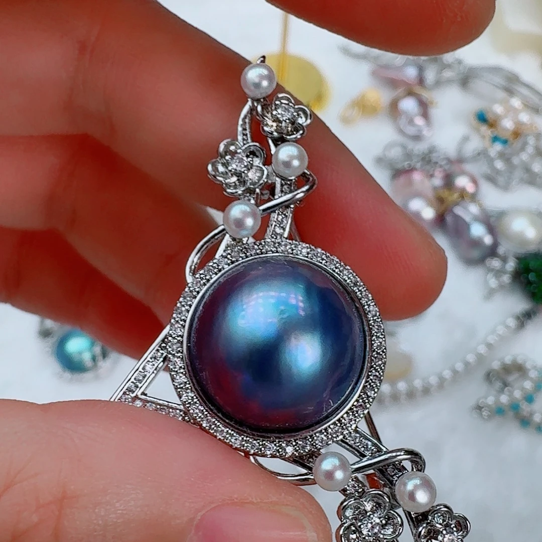 未镶嵌拼合珍珠（马贝珠）颈饰