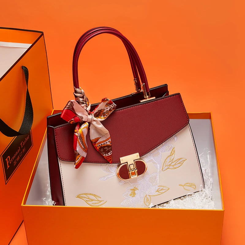 新中式国风刺绣红色包包中年女包妈妈结婚包斜挎婆婆包礼物手提包