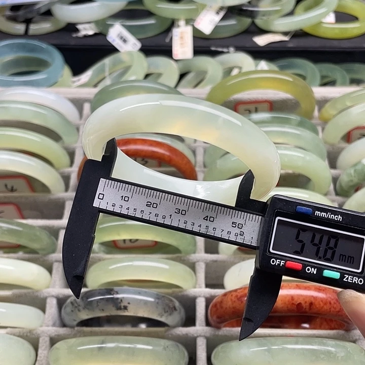 未镶嵌蛇纹石玉手镯5