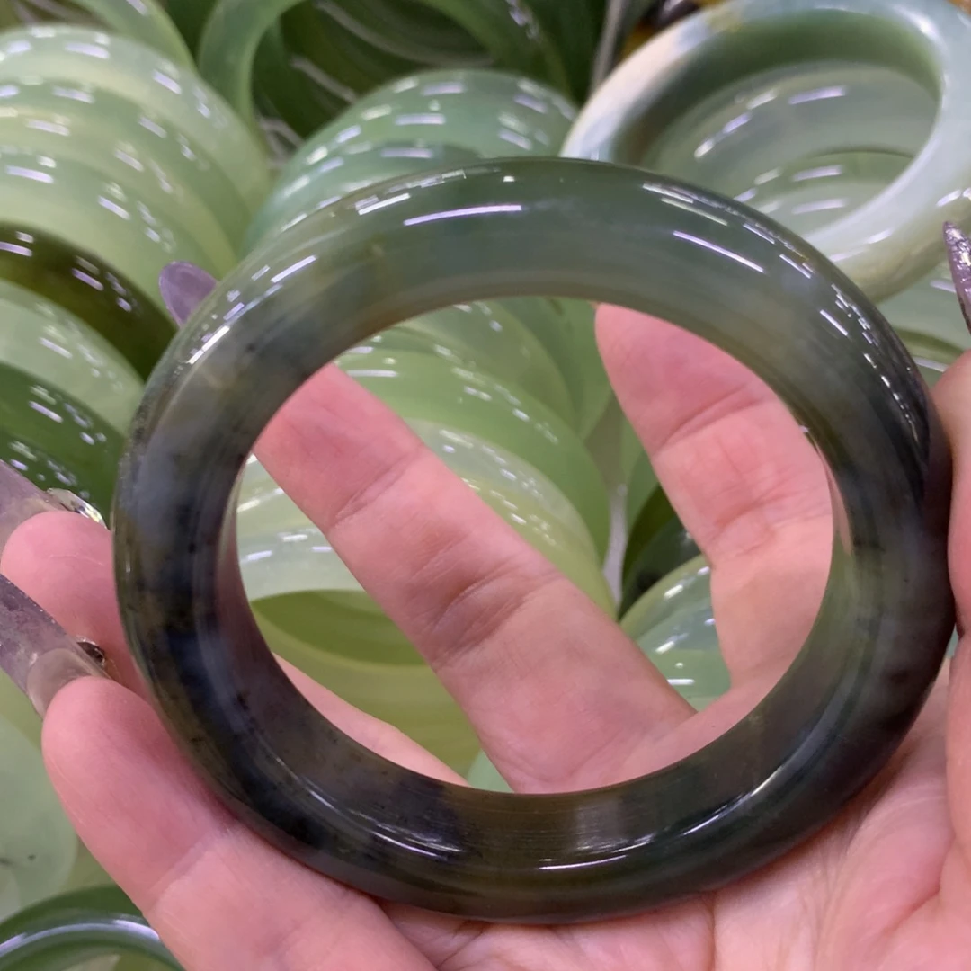 蛇纹石玉未镶嵌手镯