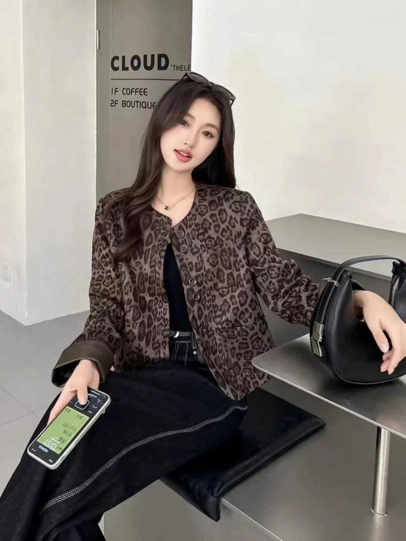 秋季女士松弛感通勤长袖圆领上衣豹纹拼接设计感个性短外套470954