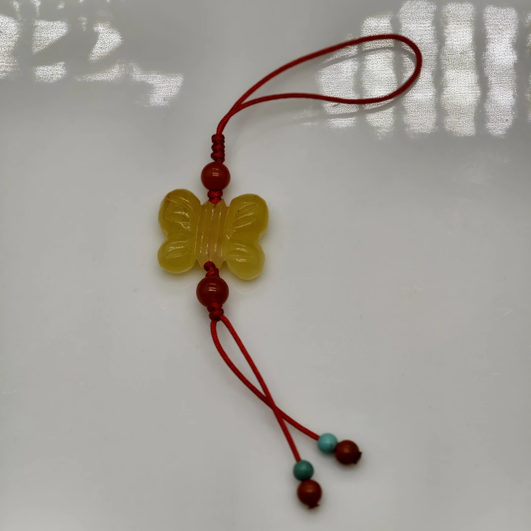 品众精选蜜蜡蝴蝶红绳编织南红手机挂钥匙挂简约吊坠