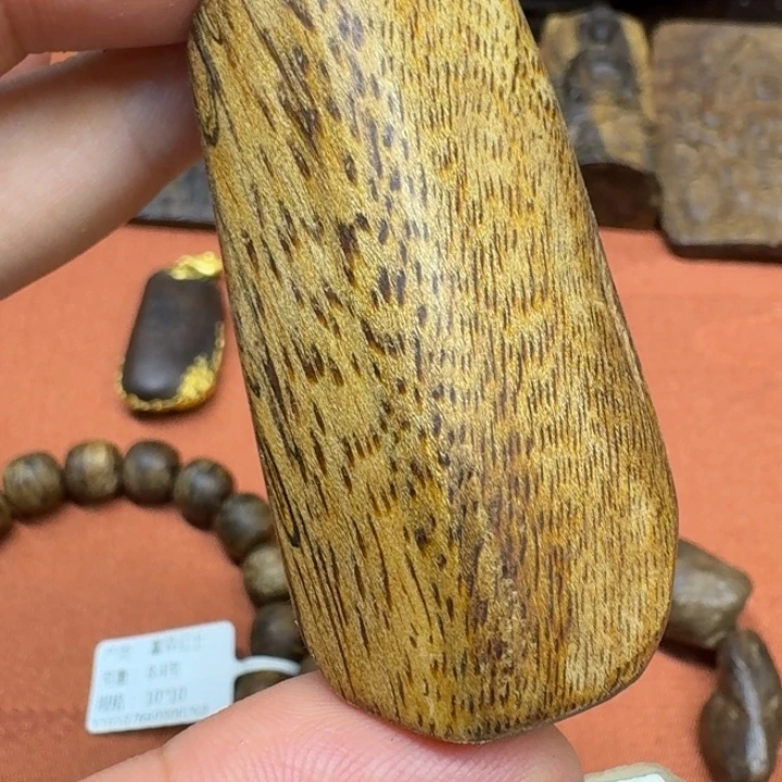 大叶紫檀（黑酸枝木类）