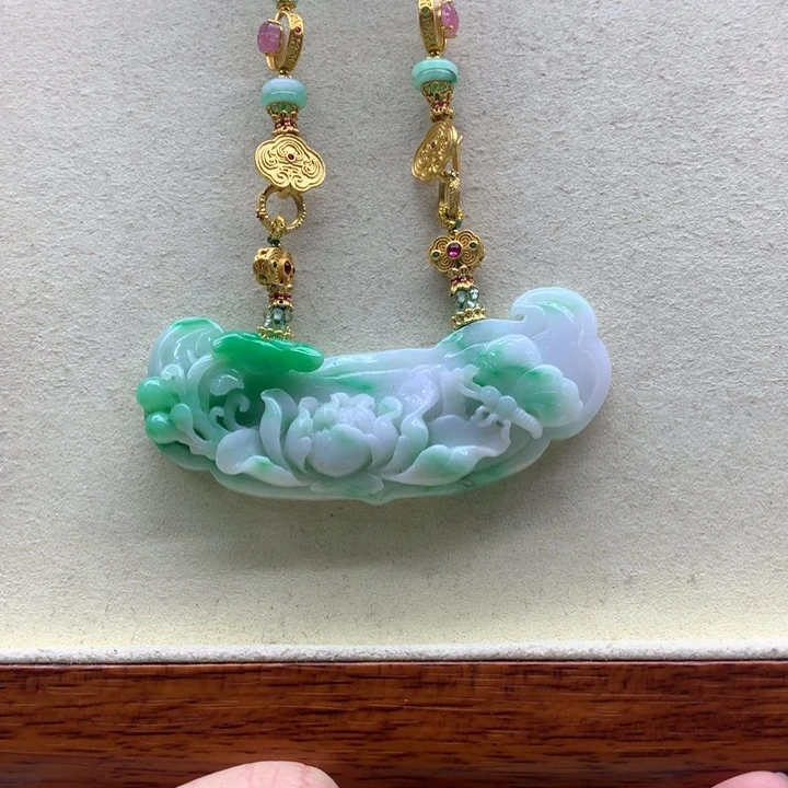 翡翠吊坠(赠链)未镶嵌旎*