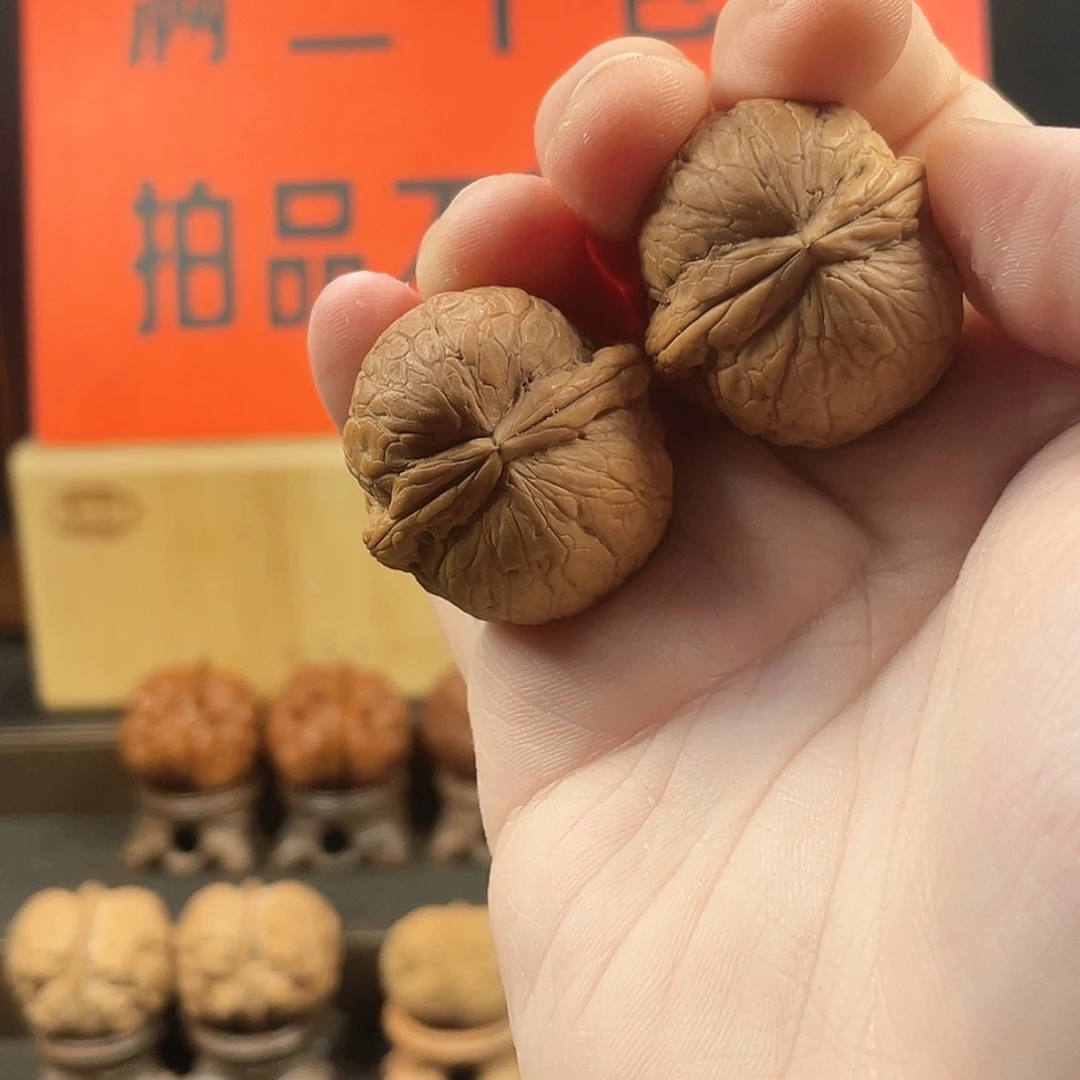 悠***哈文玩核桃吊坠蛋蛋