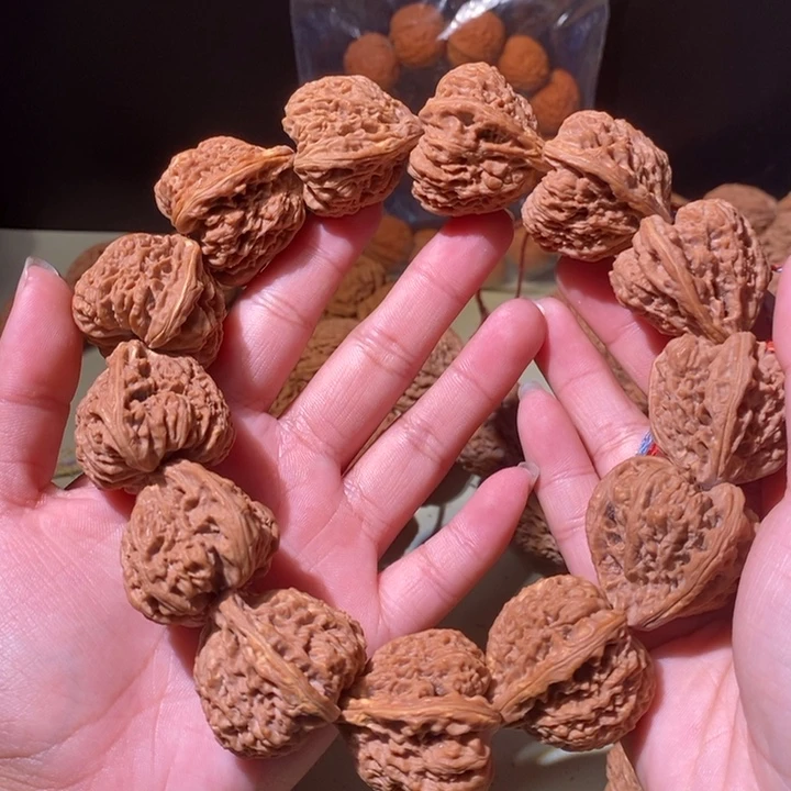 文玩核桃手串……53