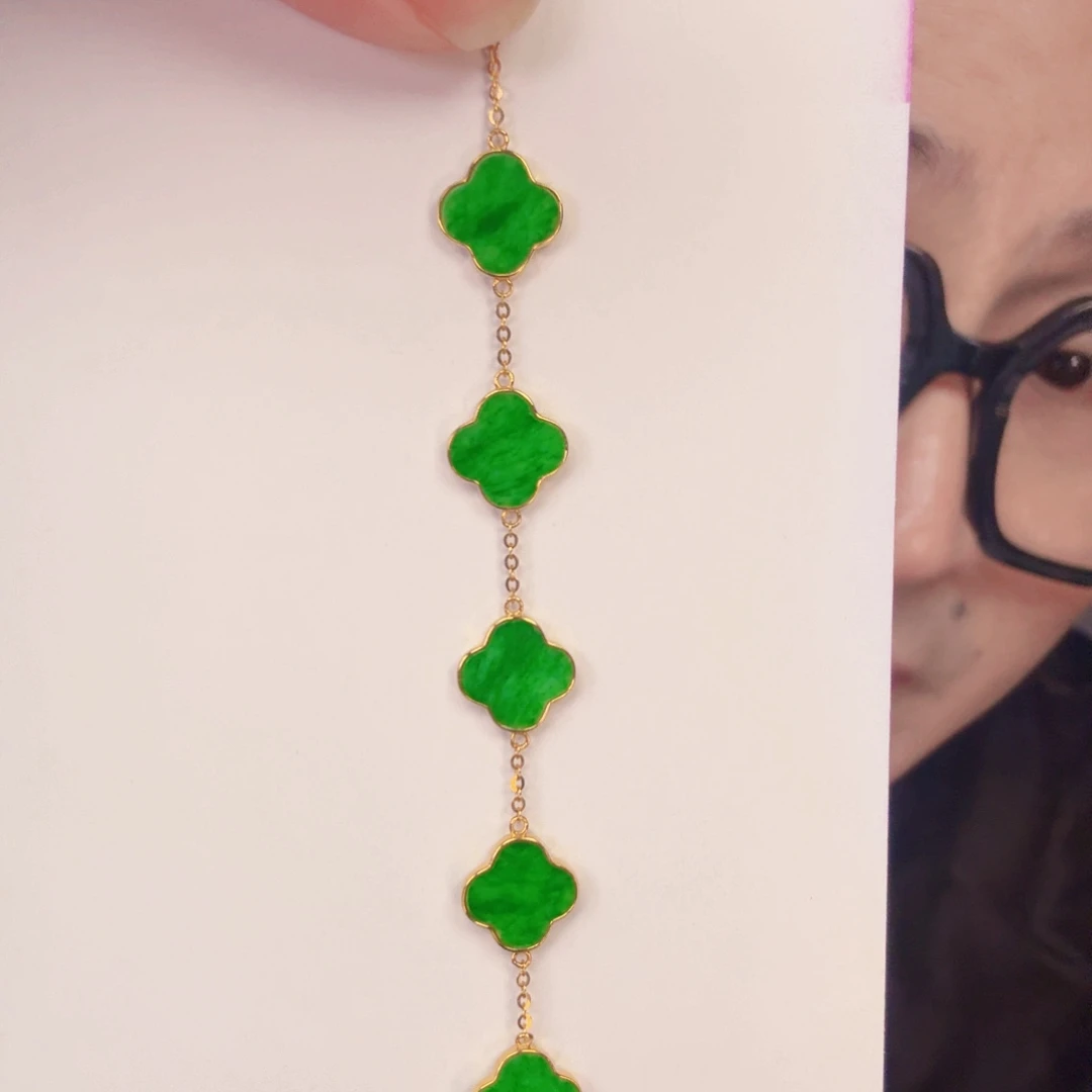 翡翠18K金镶嵌颈饰一件