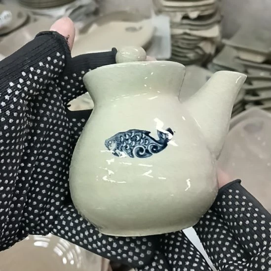 盘瓷器微瑕不退不换