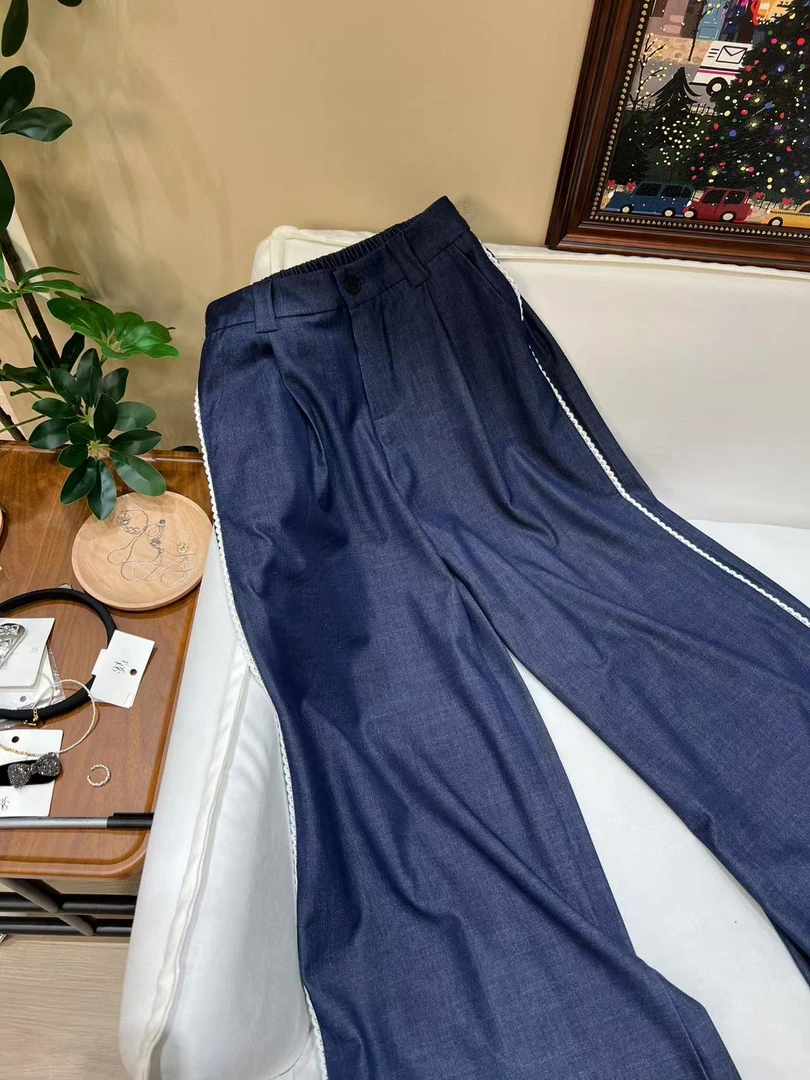 路一.韩国 Seoul   巴黎时报  蕾丝边抖抖裤 DP20250206064