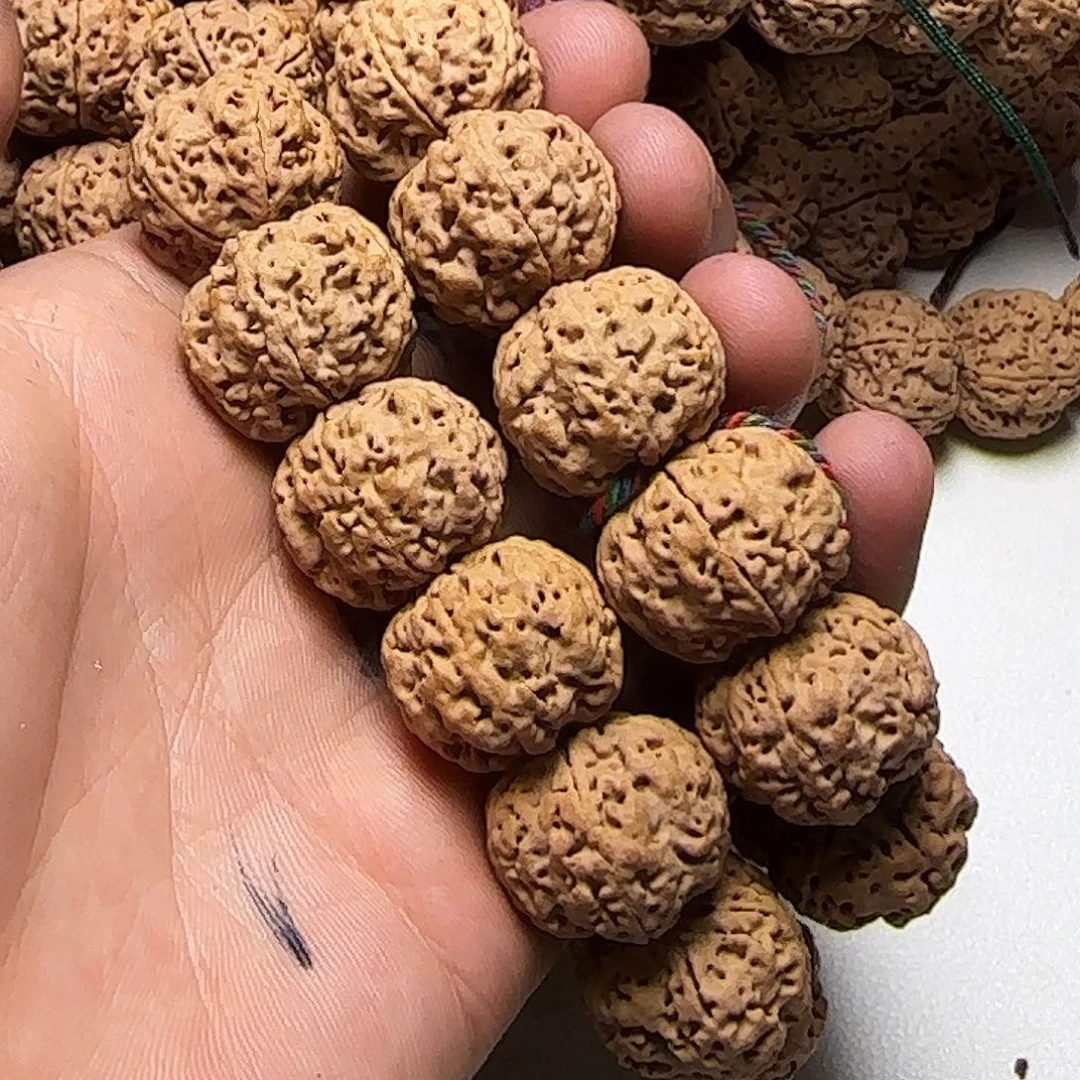 金刚菩提手串21尺寸满肉蜂王