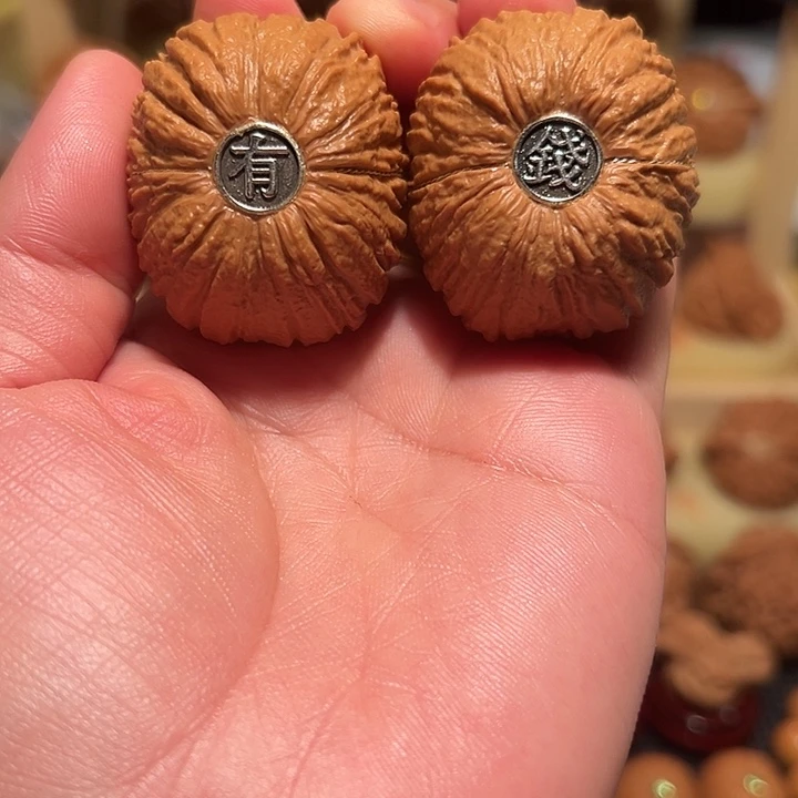 暴***电吊坠桃核精品核桃