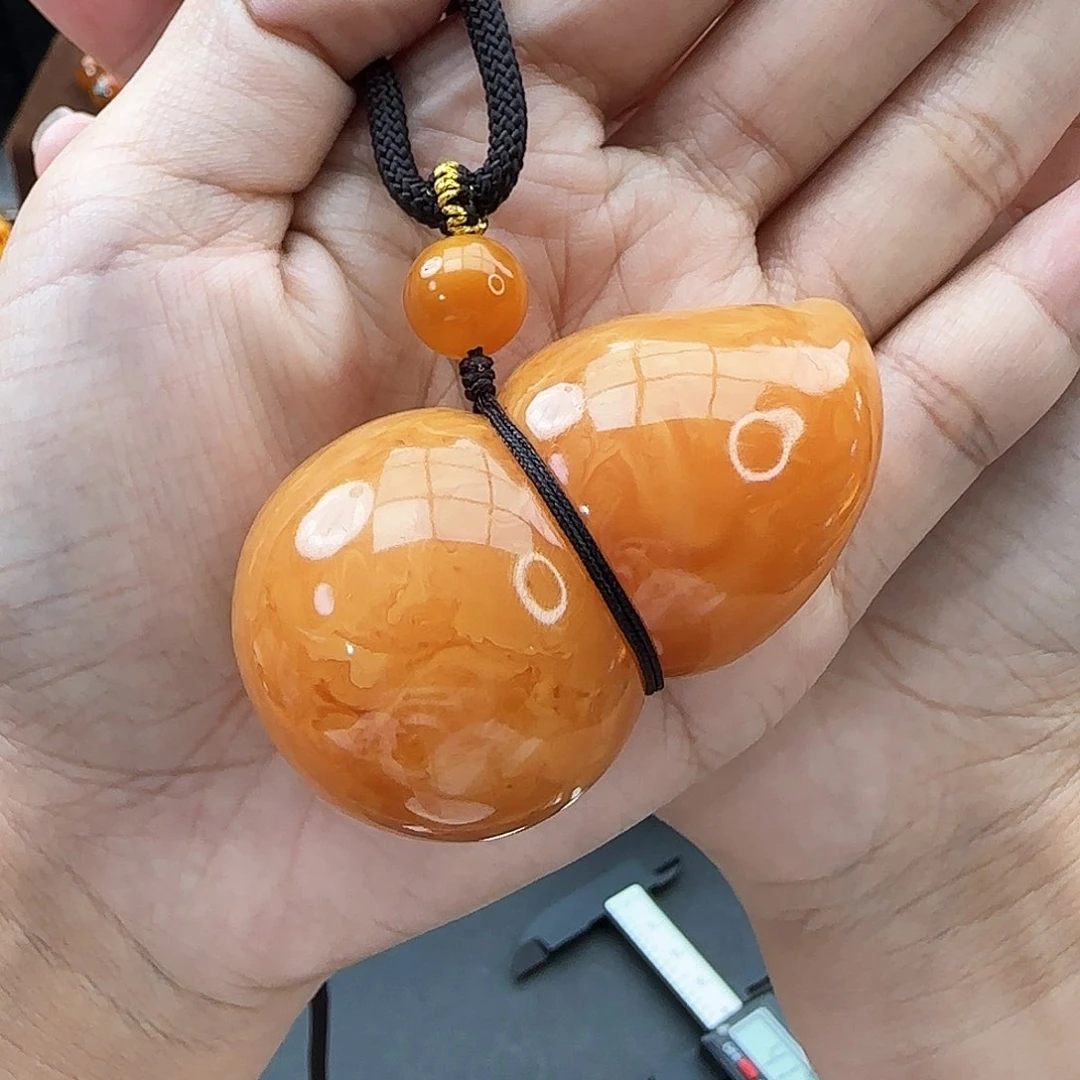 未镶嵌颈饰琥珀吊坠