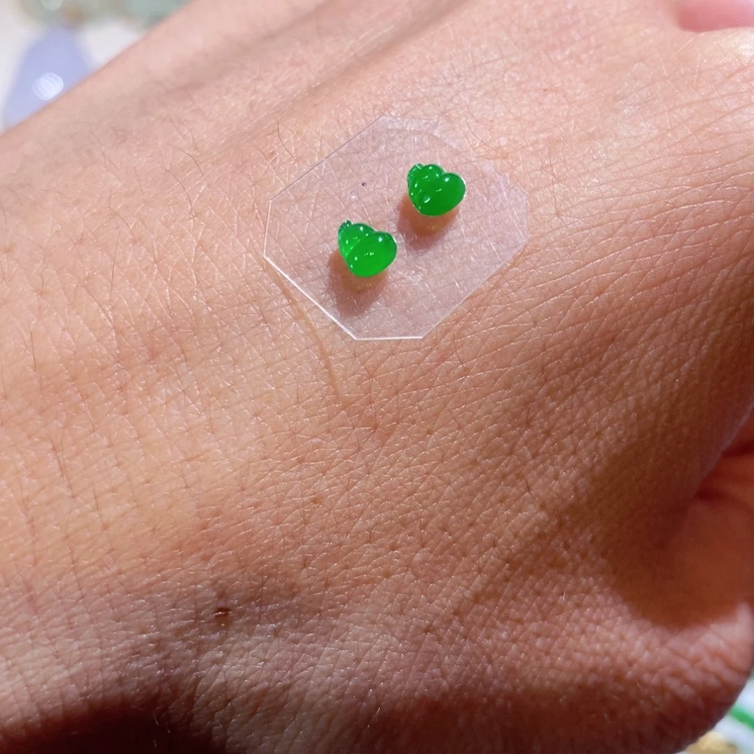 翡翠未镶嵌颈饰缅甸天然翡翠葫芦一对