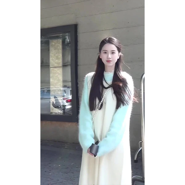 韩系甜美温柔风软糯针织马甲毛衣白色百搭显瘦小个子连衣裙两件套