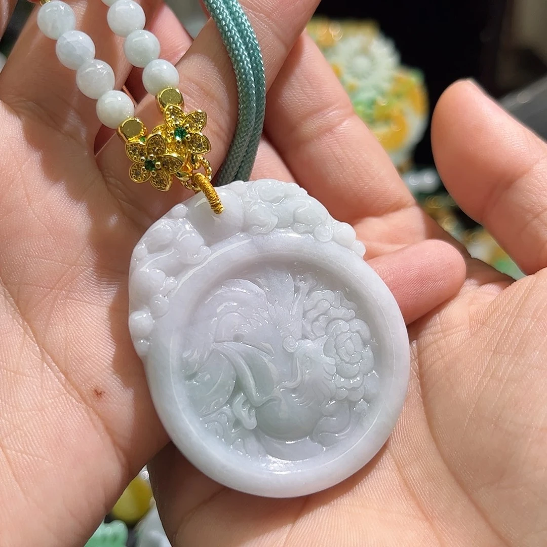 翡翠未镶嵌颈饰待编织