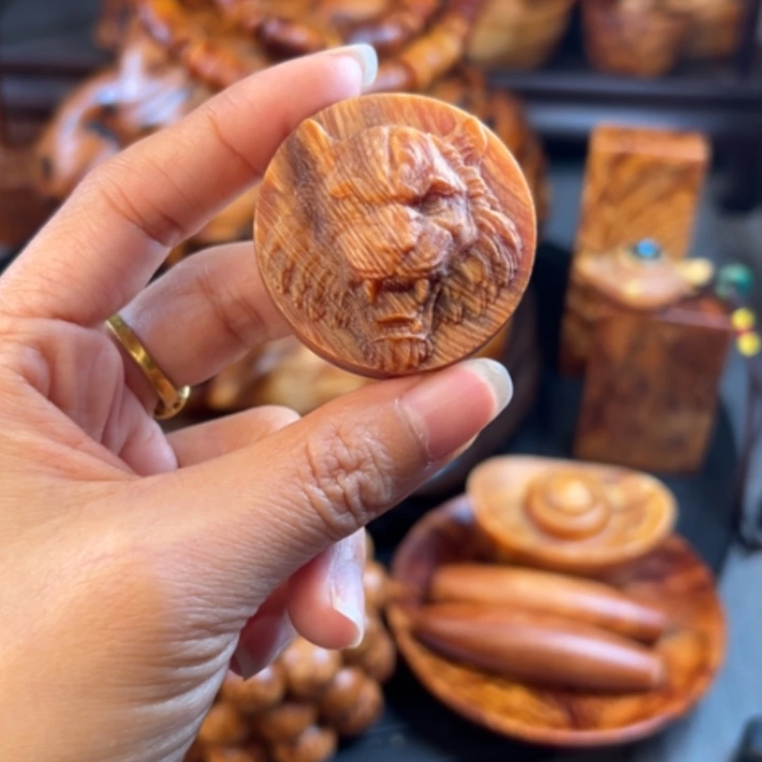 【闪购商品】松木（琥珀木）把件