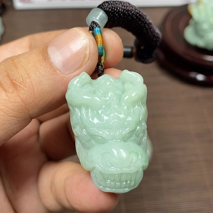 颈饰未镶嵌翡翠天然翡翠玉A货配证书