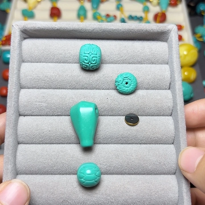 非金属顶14.龙扣12.三通14.富甲一个，黄隔片