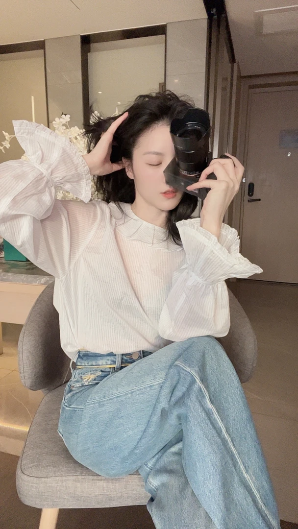 【悦悦专属】压褶娃娃领设计感条纹衬衫A208