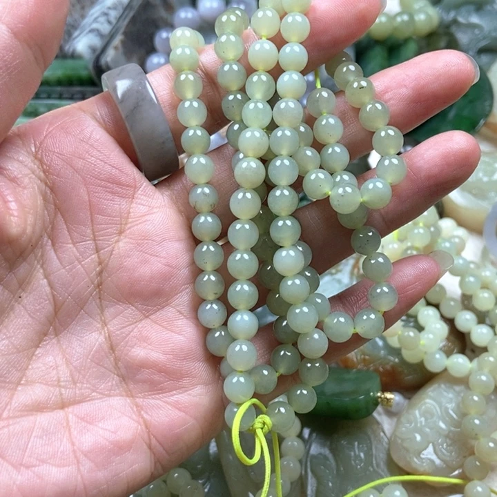 颈饰未镶嵌和田玉等*，