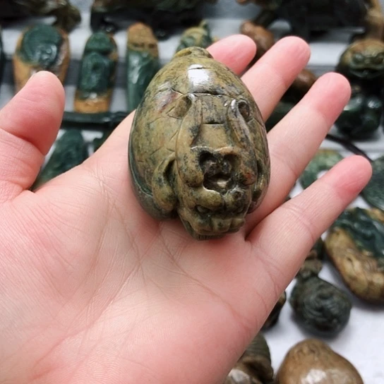 岫岩河磨玉（透闪石质玉）把件未镶嵌