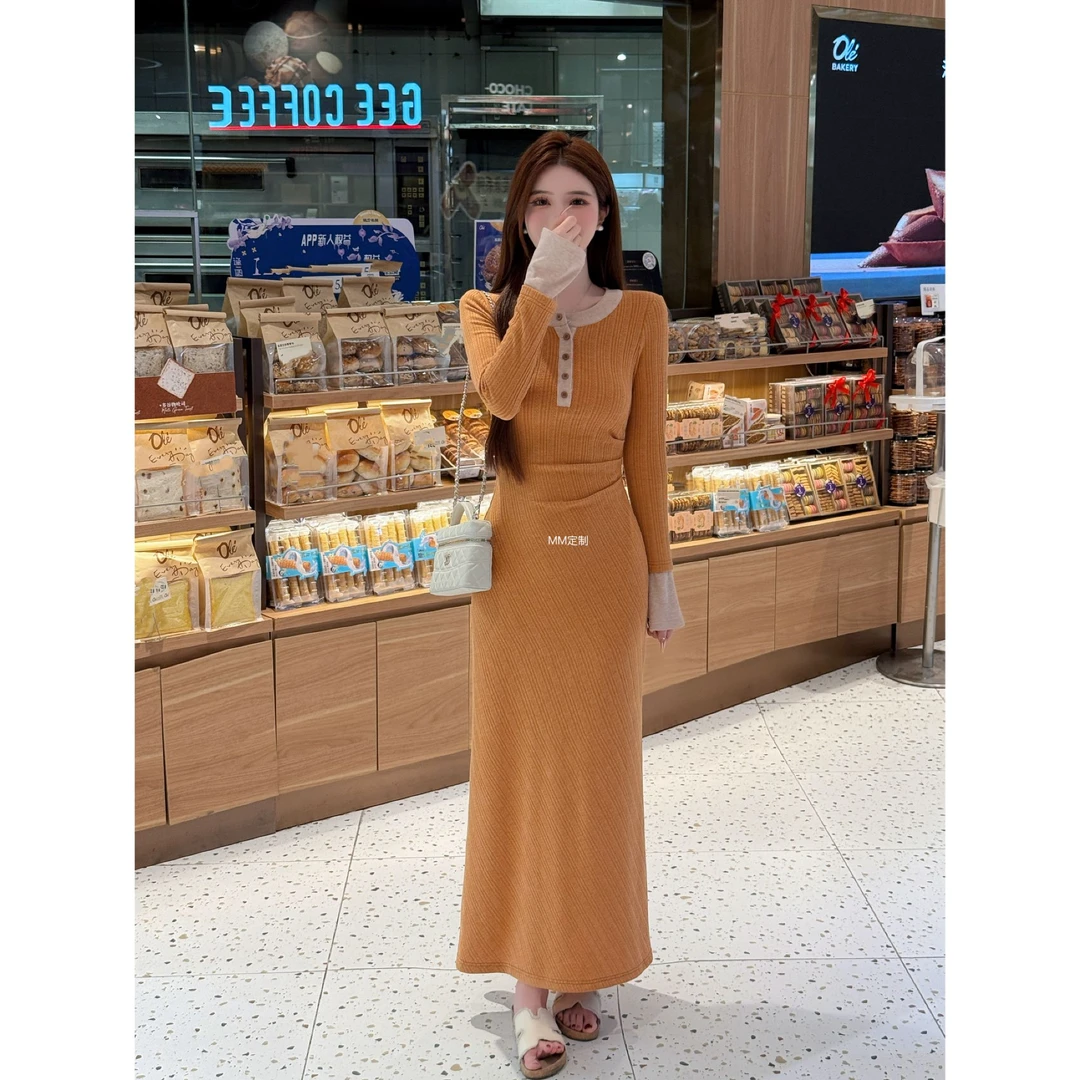 【腰线陷阱】优化比例秋冬撞色拼接圆领纽扣打褶喇叭袖连衣裙A462