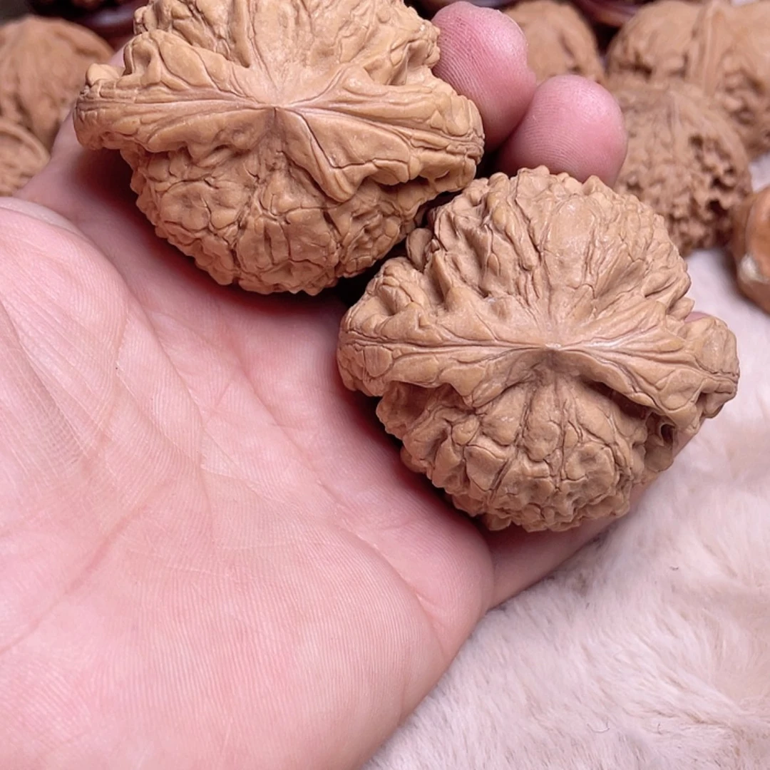 【闪购商品】文玩核桃吊坠M****u54龙鼎