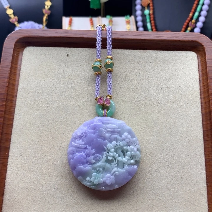 翡翠颈饰未镶嵌翡翠山水