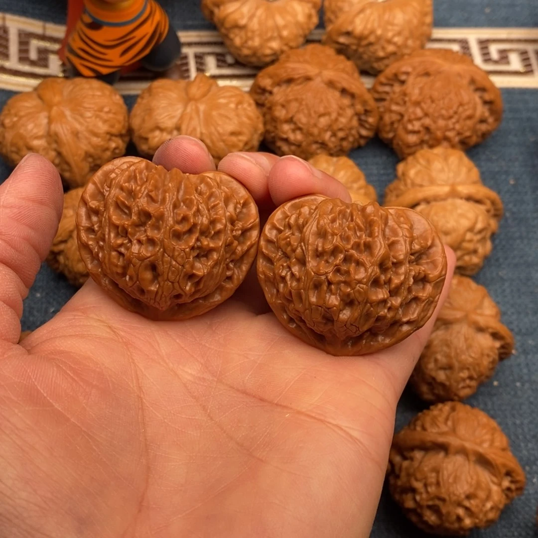 文玩核桃把件41桃心宫灯