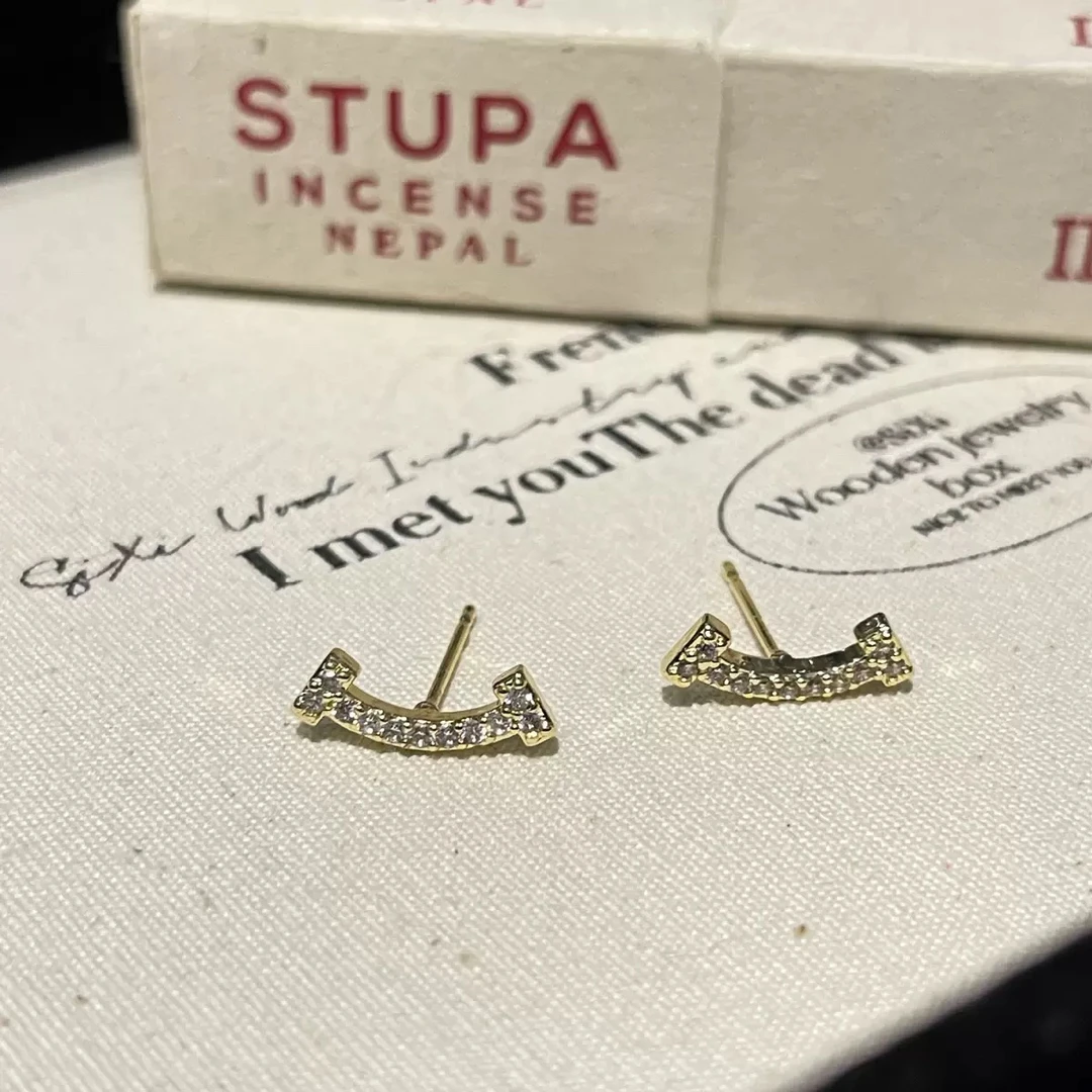 铜合金锆石耳饰 微笑耳钉时尚气质淑女百搭精致耳环女气质甜美