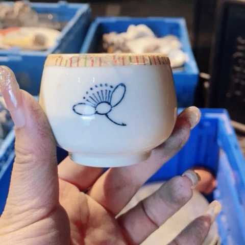 瓷片哈哈真的好可爱