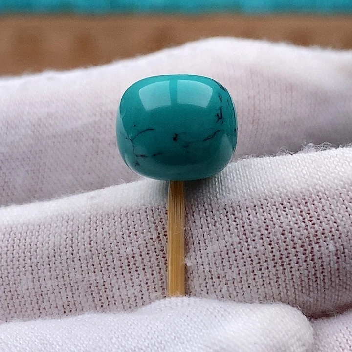 绿松石未镶嵌珠宝奇石12