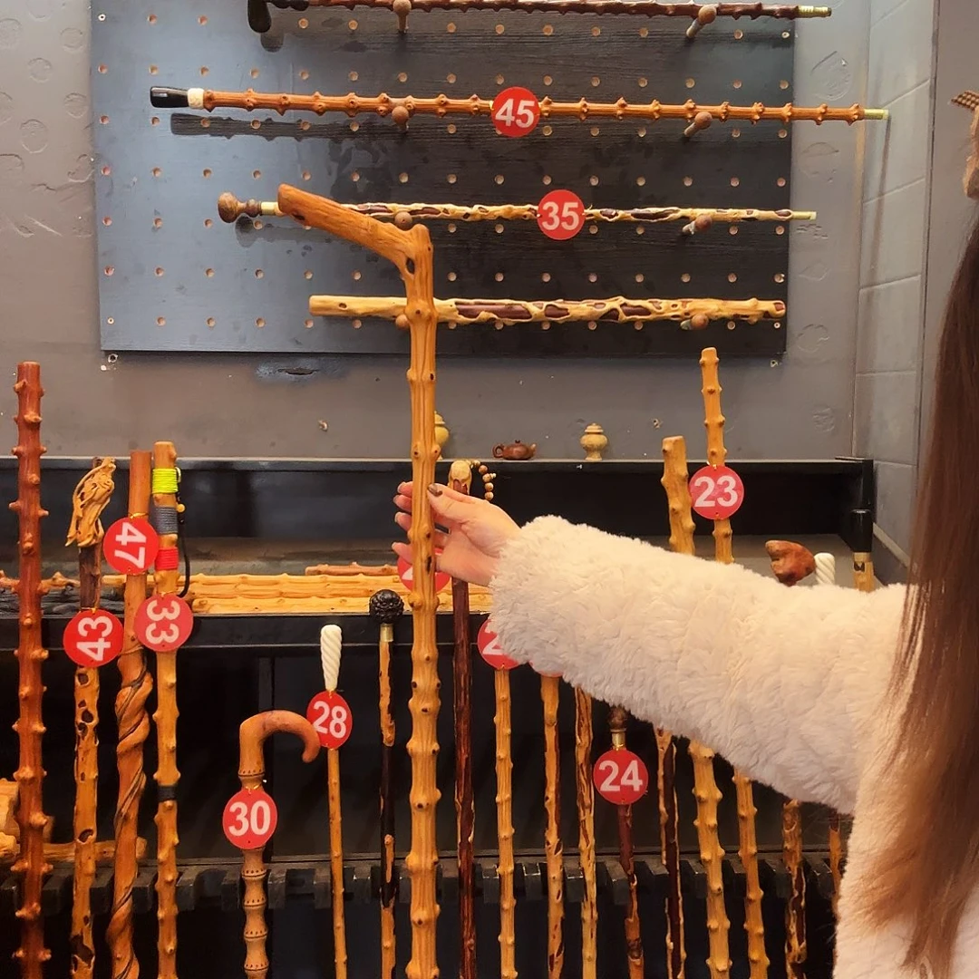 掌****身高160公分左右，做铜脚，不退不换