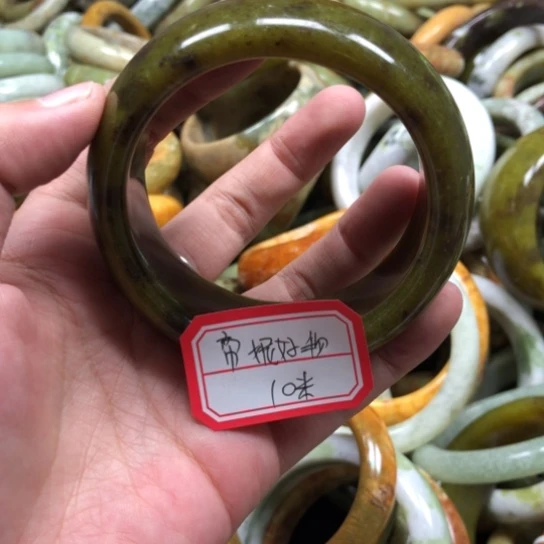 未镶嵌蛇纹石玉手镯帝****享