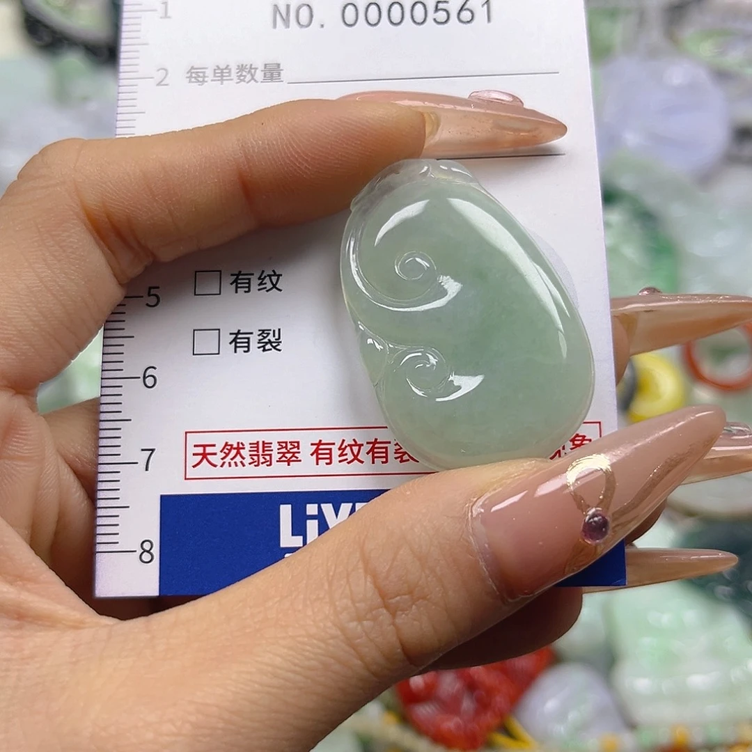 翡翠未镶嵌颈饰hhh