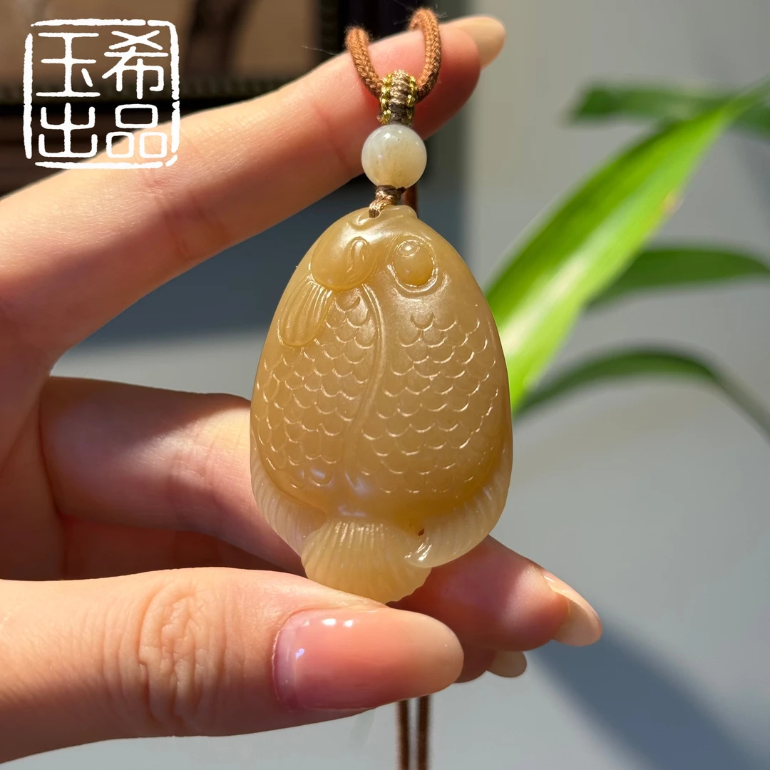 珍藏级 和田玉 新疆且末糖白 双面鱼吊坠 49*32*12