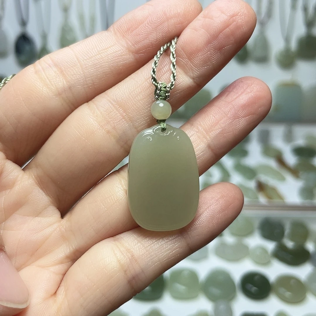 颈饰未镶嵌和田玉