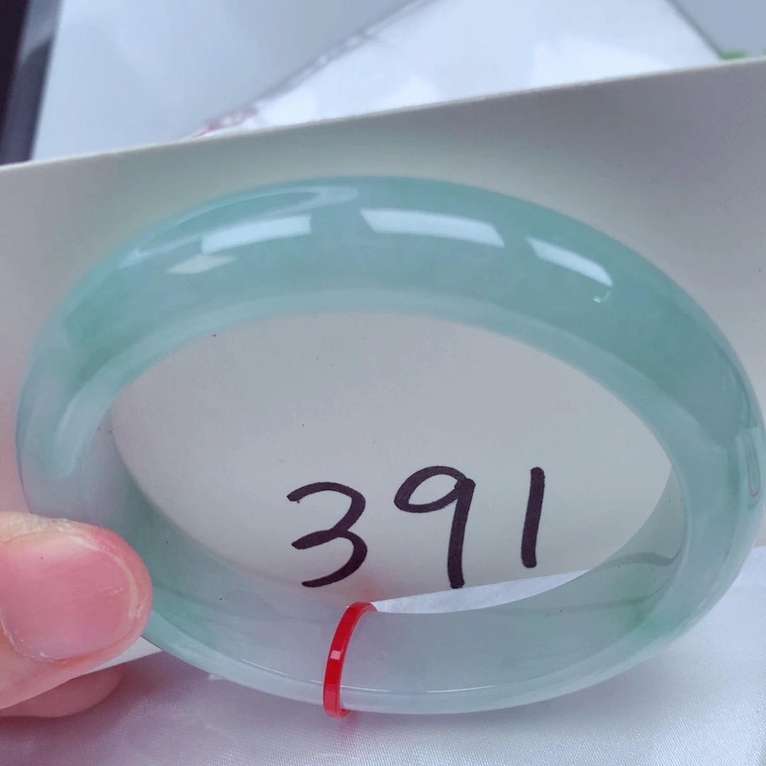 翡翠手镯未镶嵌翡翠