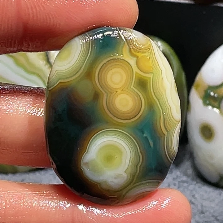 玛瑙/玉髓未镶嵌珠宝奇石