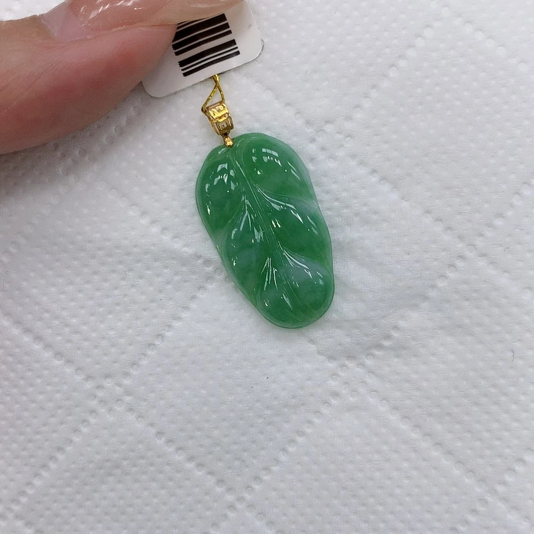 颈饰18K金镶嵌翡翠