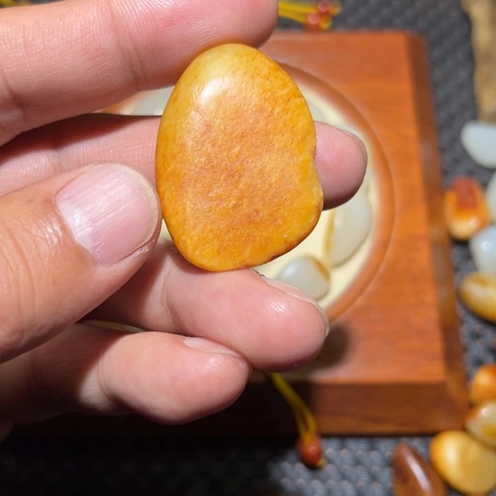 和田玉未镶嵌车挂