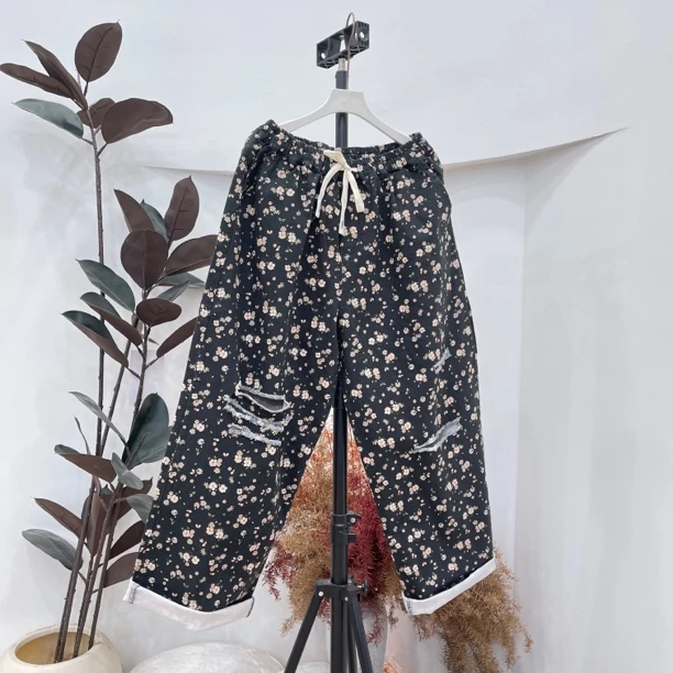 249欧货爆款春夏季小花破洞女裤