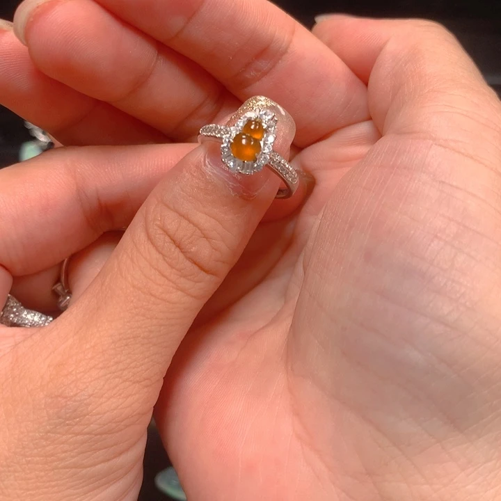 看***货银S925镶嵌翡翠耳饰戒指