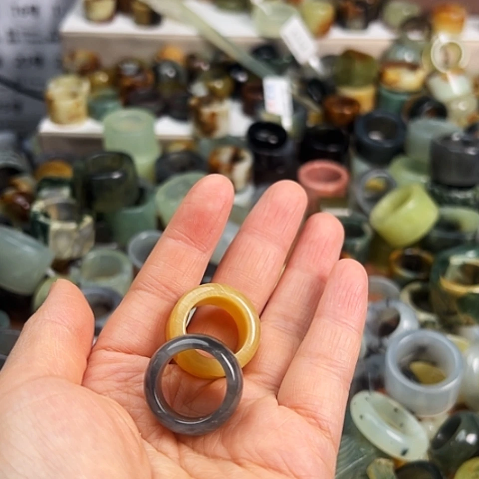 【闪购商品】蛇纹石玉合金颈饰Z**猪