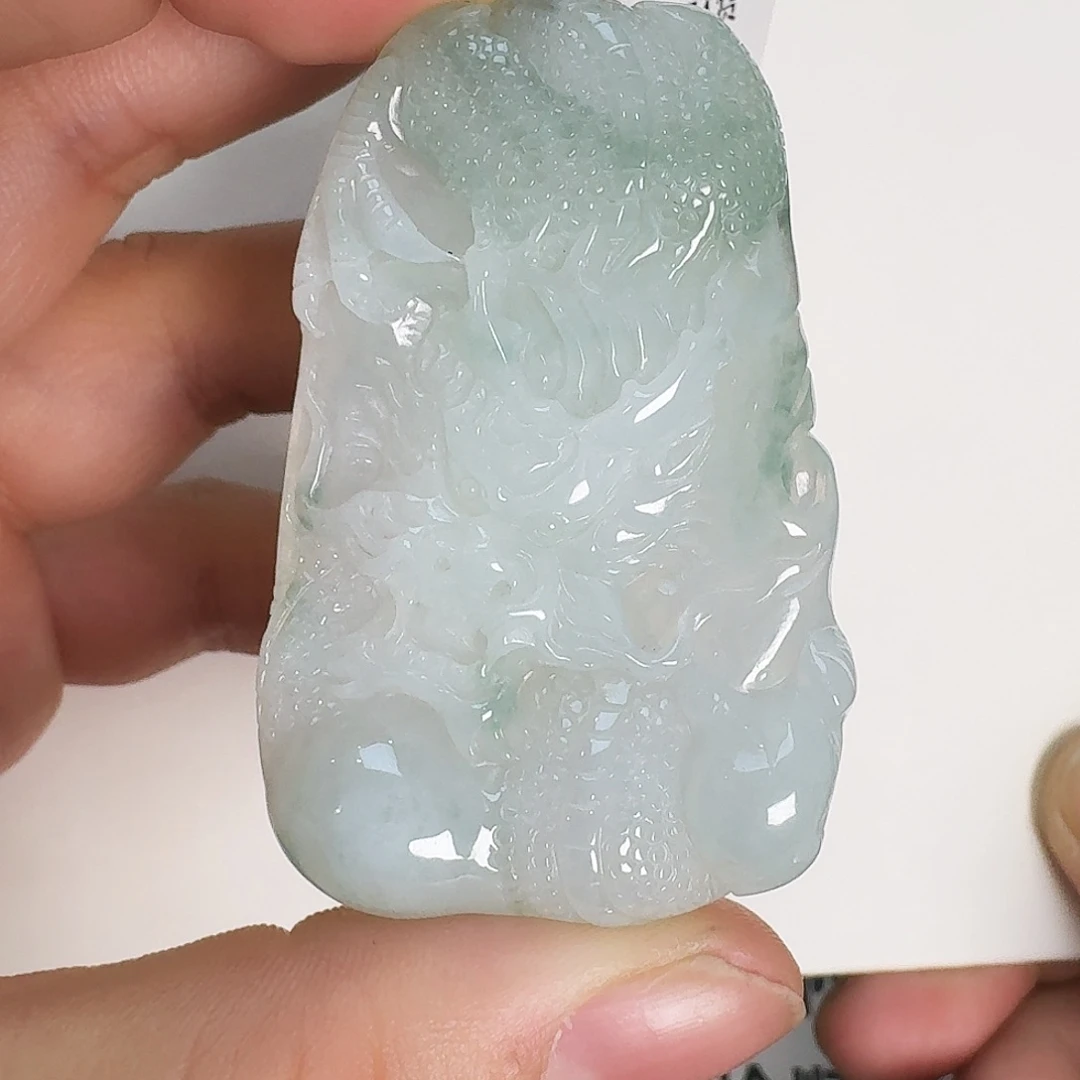 翡翠颈饰未镶嵌龙牌