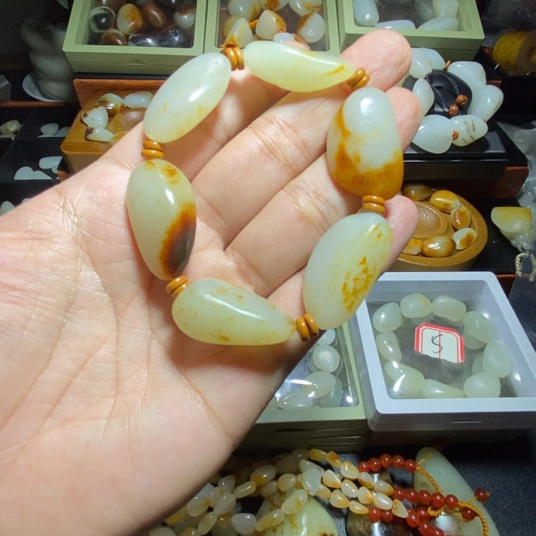手串未镶嵌和田玉楠**脸