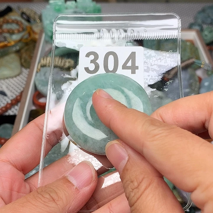 翡翠未镶嵌颈饰熊*熊翡翠
